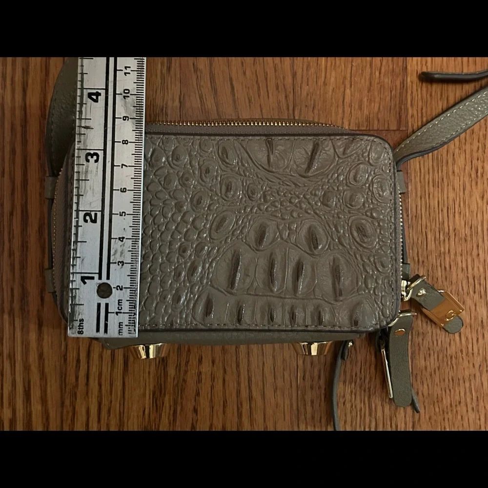 GILI leather wristlet, phone bag. Crossbody - Picture 3 of 11